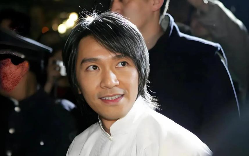 原来我们都误会周星驰了，他并没有忘记电影中的那些经典配角派亲姐姐，亲妹妹与他们