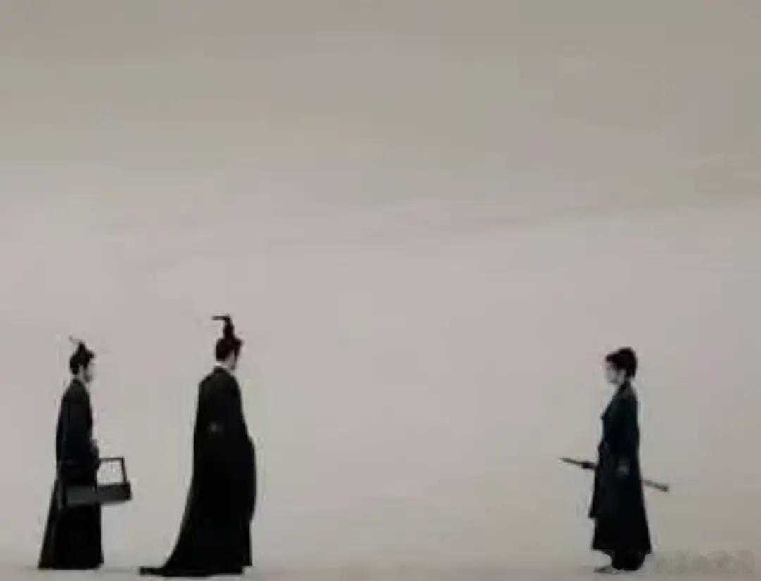 大家快来看男主选矮了的后果，就是偶像剧变喜剧