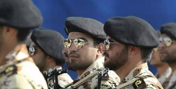 美国骑虎难下，伊朗不敢打了？你没有看错，根据俄罗斯卫星通讯社消息，俄罗斯军事专家