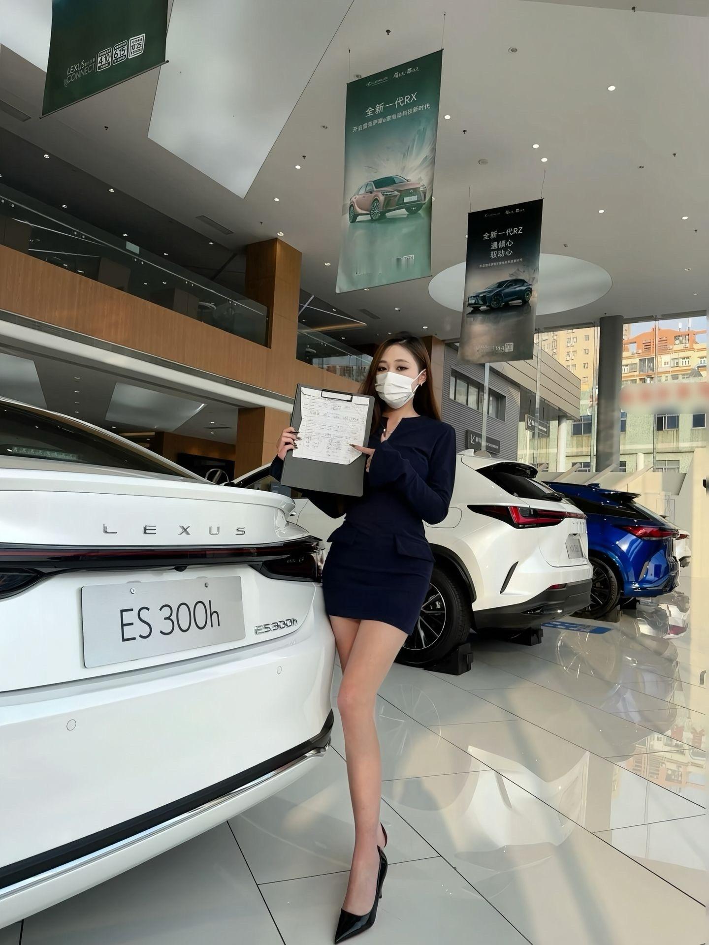 ES这款车型定位介于B+级和C级车中间，能对比3系也能对比5系[doge]​​
