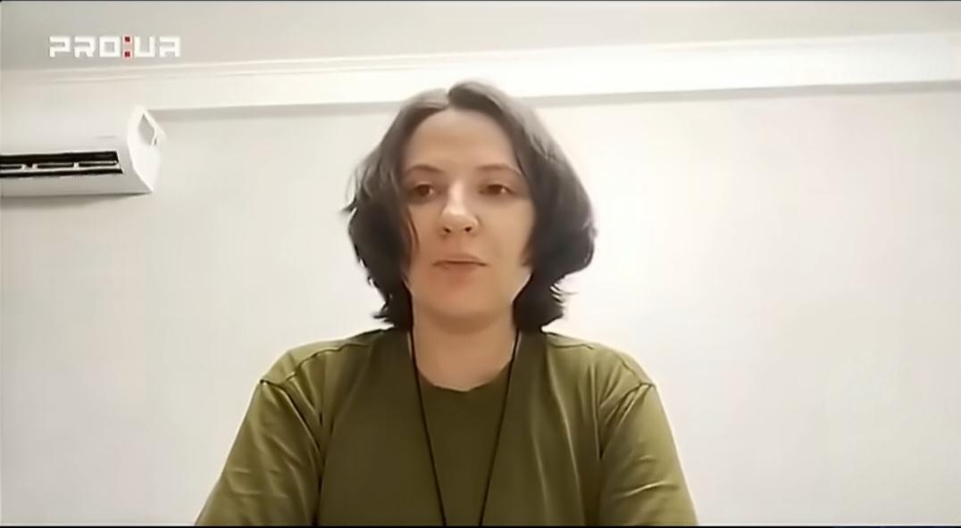 乌克兰在紧锣密鼓地为动员成年女性上战场进行舆论鼓动。乌军中士尤利娅·科布里诺维奇