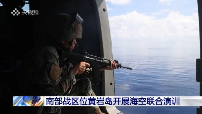黄岩岛这一幕震惊菲律宾：解放军演练武力营救被扣船只，场面极为震撼！8月1日这一天