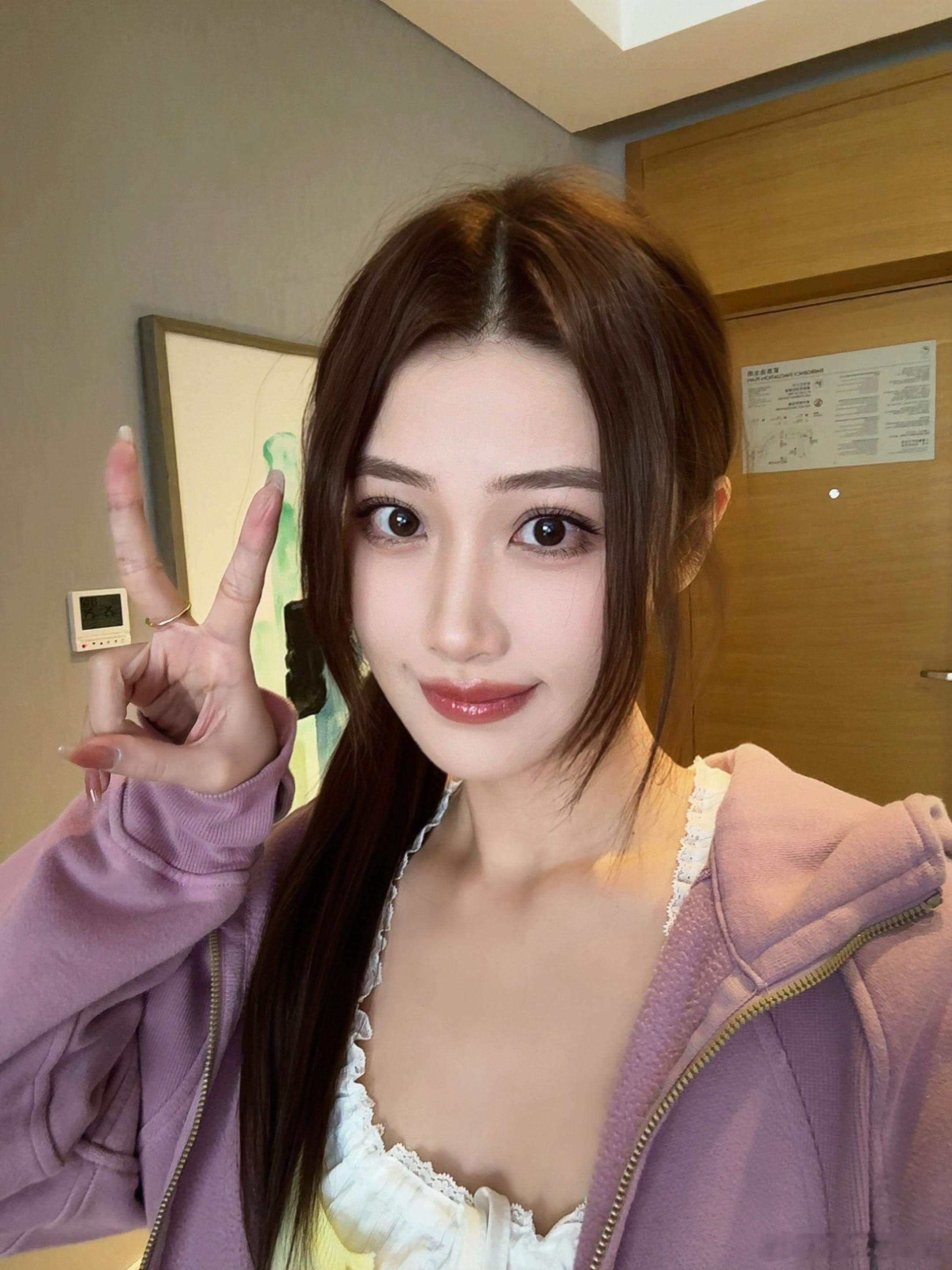 我感觉自己在跑步方面有两个优势：一是体重轻，跑起来比较轻盈的，不会有很沉重的感觉