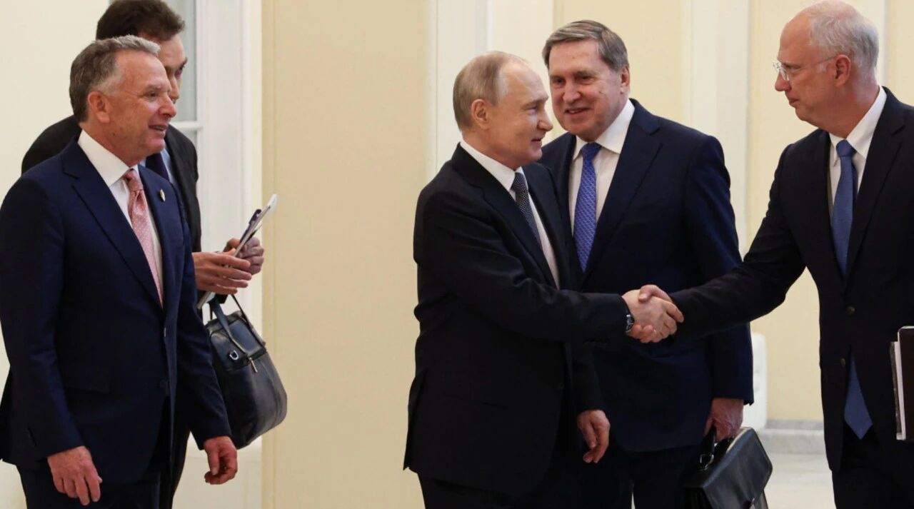 谁是揭秘英雄？乌沙科夫证实秘密电话的真实性乌克兰周三，乌沙科夫的表态证实了被泄