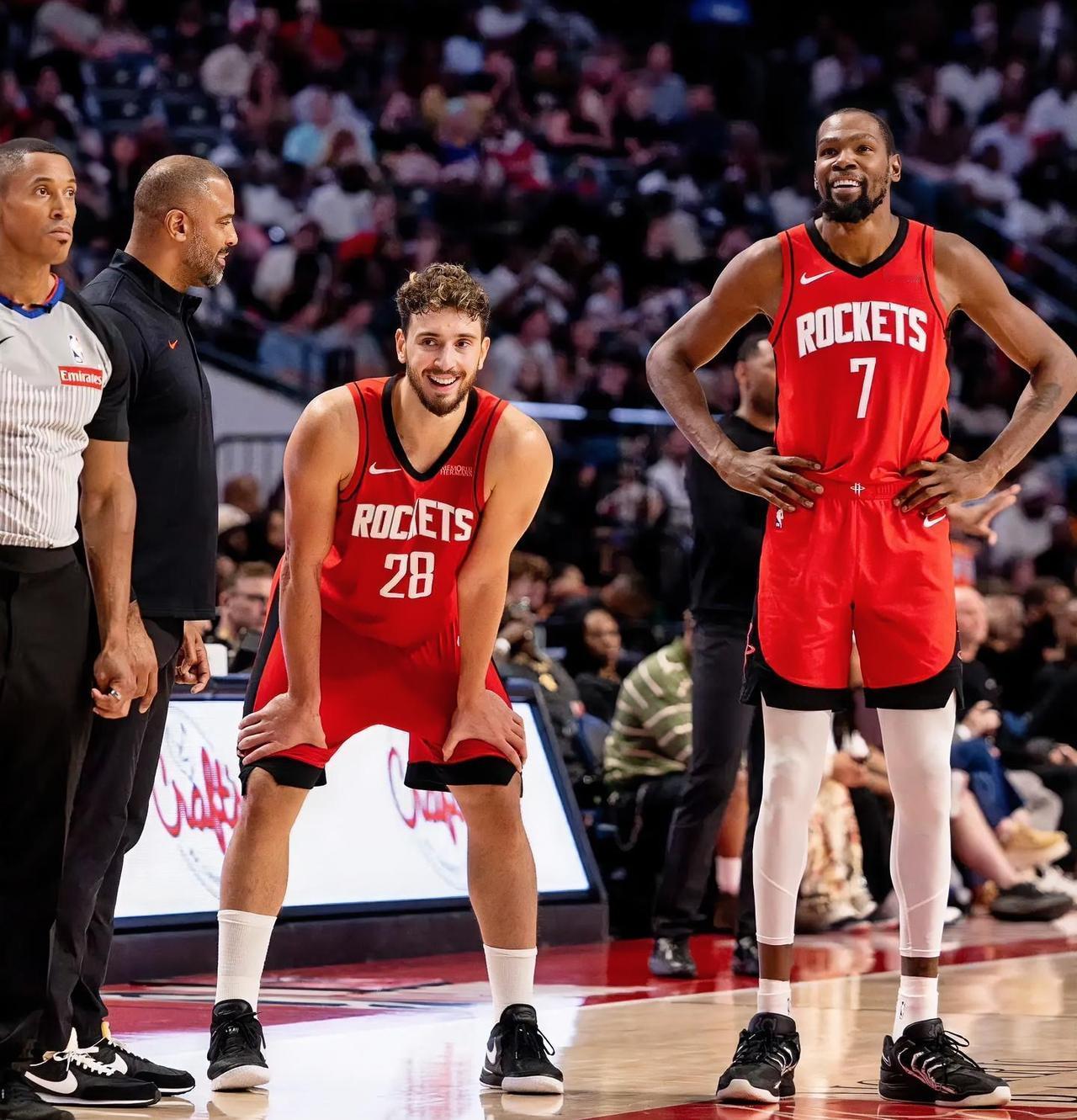 火箭可以与猛龙商讨交易补强后卫！美媒Fw提出火箭可以将范弗利特交易到猛龙，换