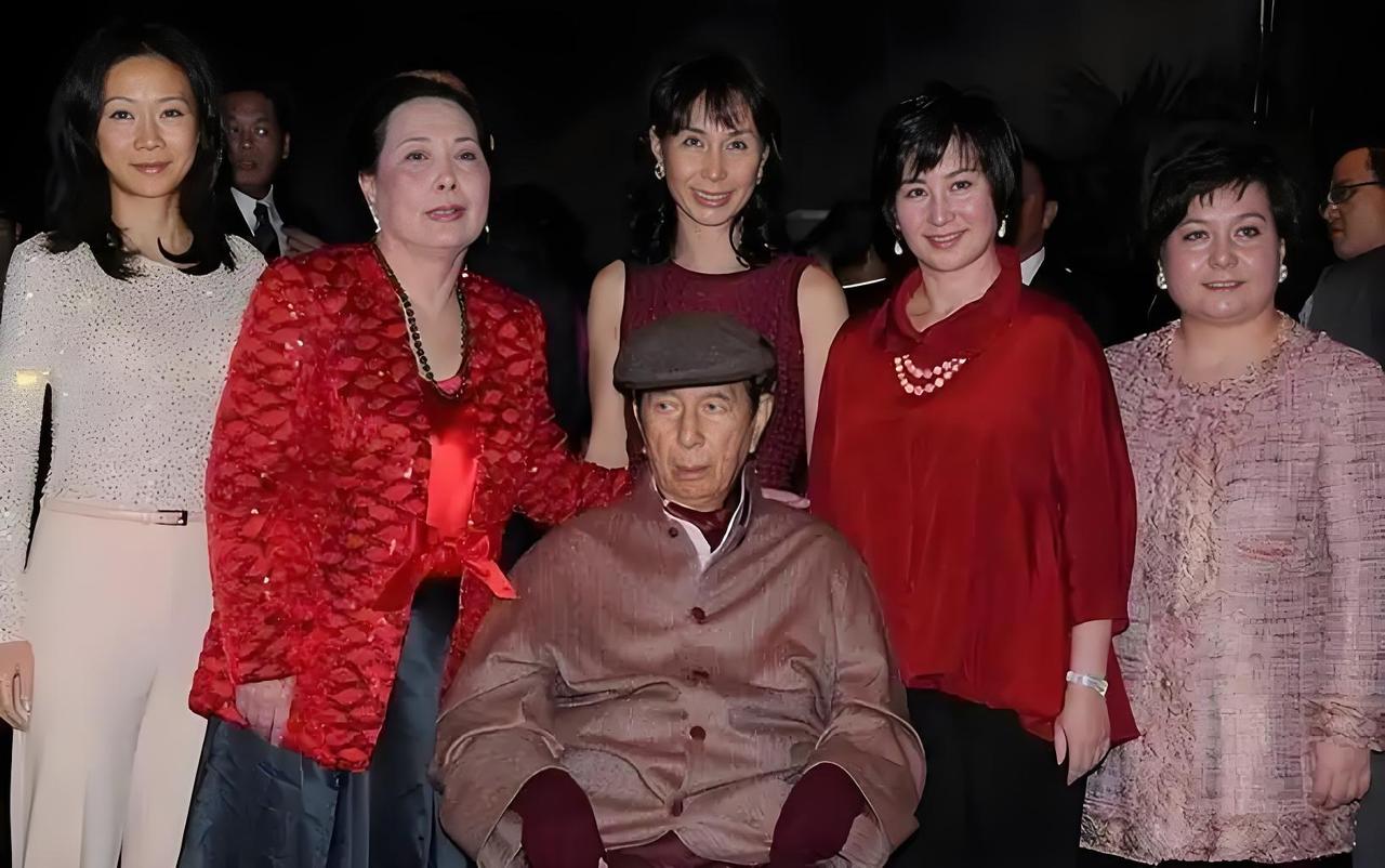 清明节的第七天，赌王何鸿燊的女儿，当家人何超琼的同父同母妹妹何超蕸去世，只活到了