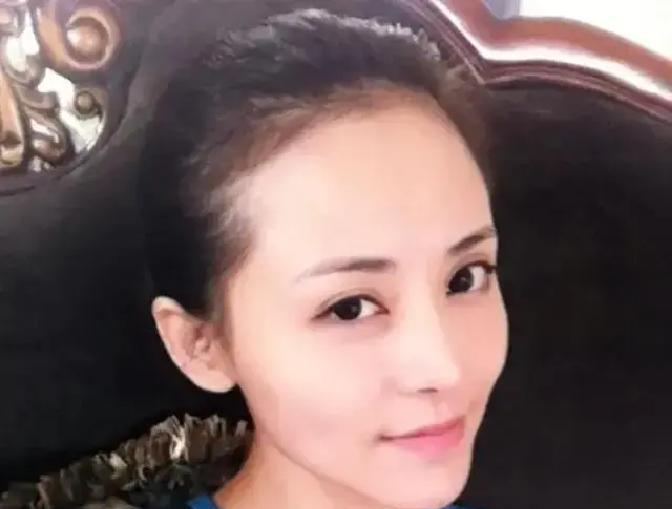 最狠的投资，不是投项目，而是投一个男人。成都50万的房产，一辆代步的大众车，