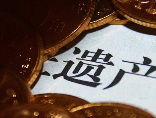 上海一位常年年薪过百万的金融精英，本该拥有顺遂富足的人生，却遗憾英年早逝。谁也没
