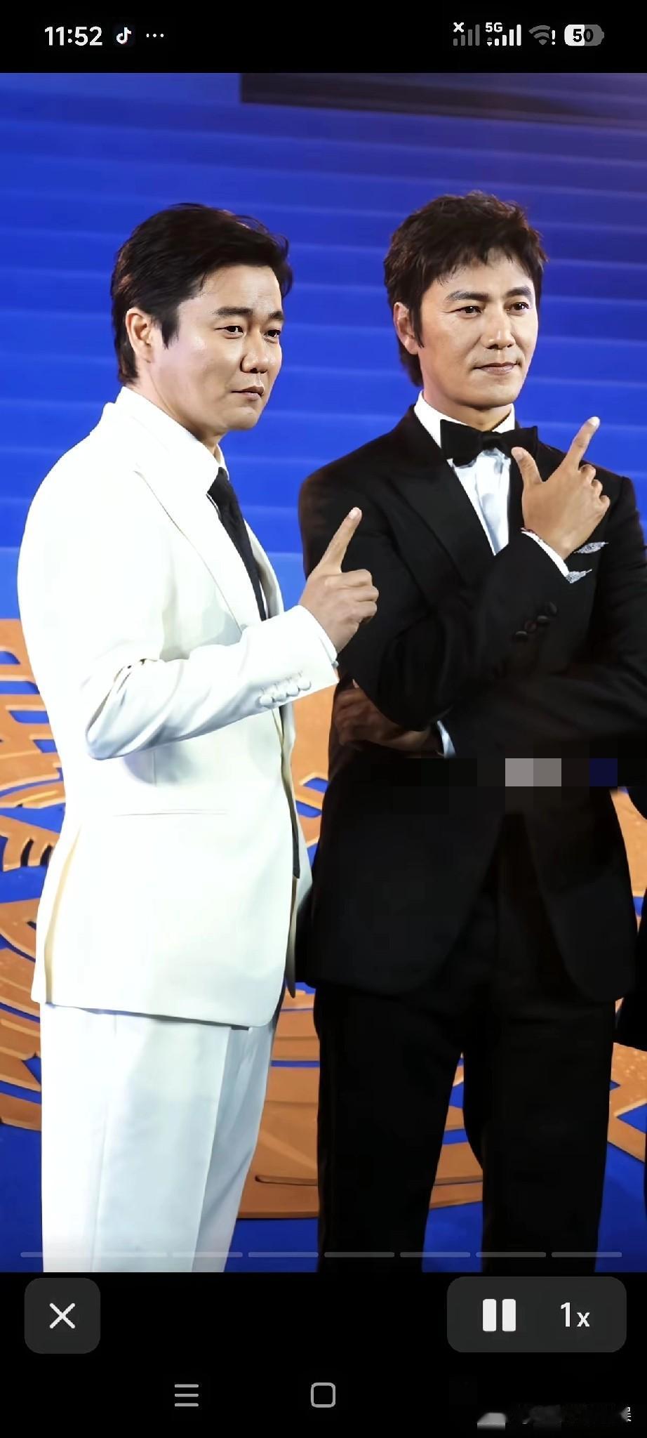 这真是陈坤吗？深邃的双眼皮不见了，标志性的冷酷气质没有了，都说红气养人，为什么陈