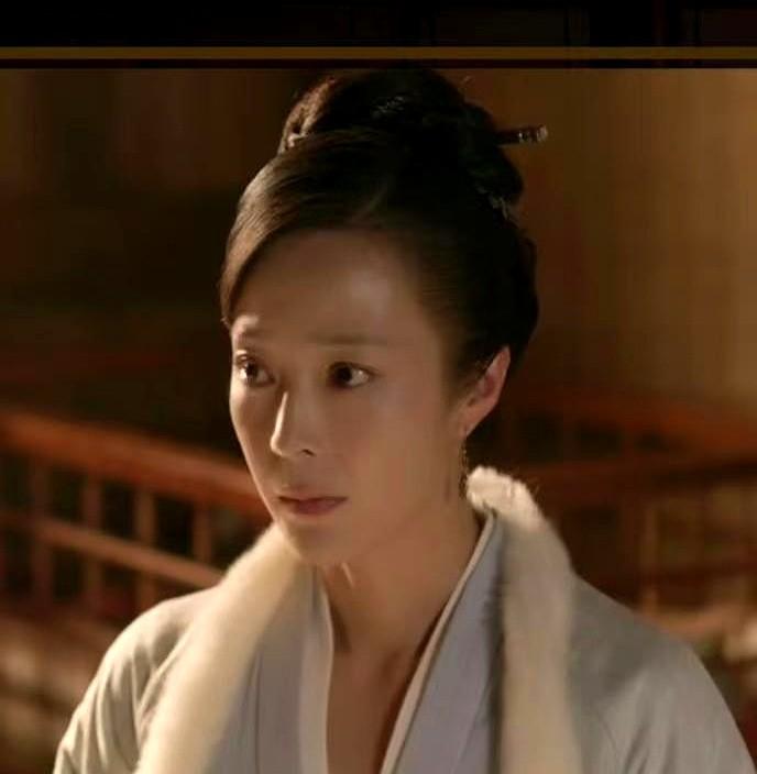 看《知否》突然想到个问题:她明明被塑造成一个清醒通透的人，却最终让自己陷入难