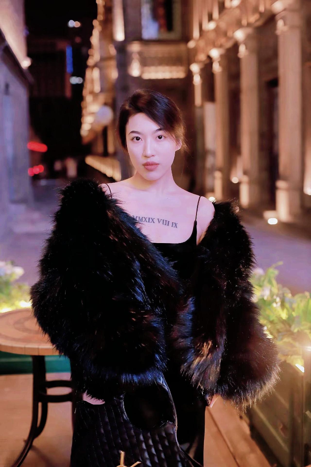 太原人像摄影约拍跟拍我镜头里的美女原创原图直出照片