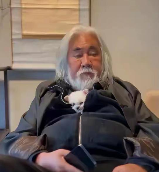 牡丹花下死！“纵欲过度”的张纪中，彻底尝尽老夫少妻的代价。谁不觉得他活成了男