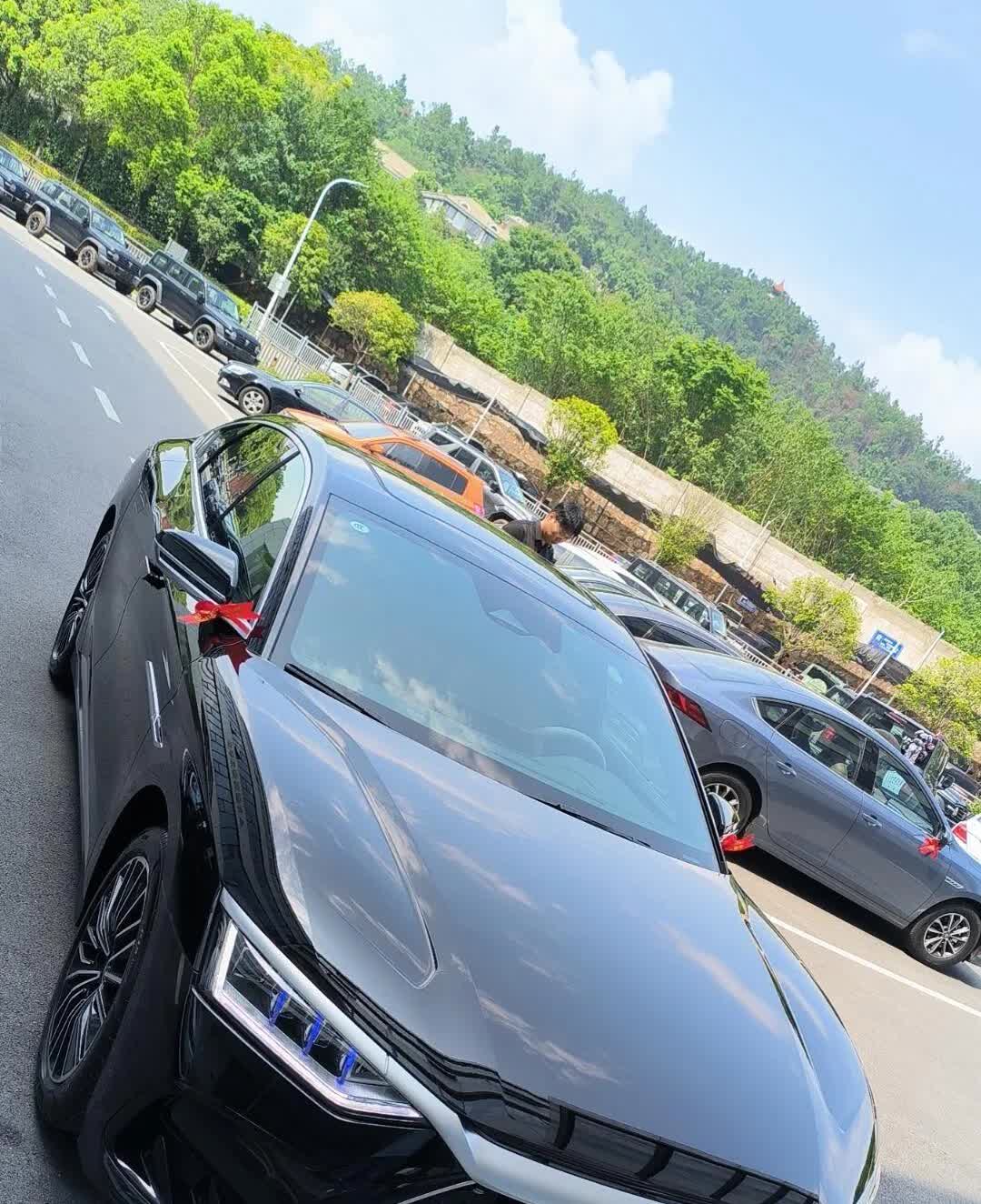 你相信吗？比亚迪汉4年跑了54万公里。在顺风车车友群里，有个车友用比亚迪
