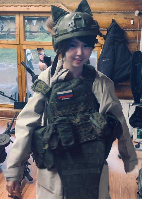 给头盔加上猫耳朵