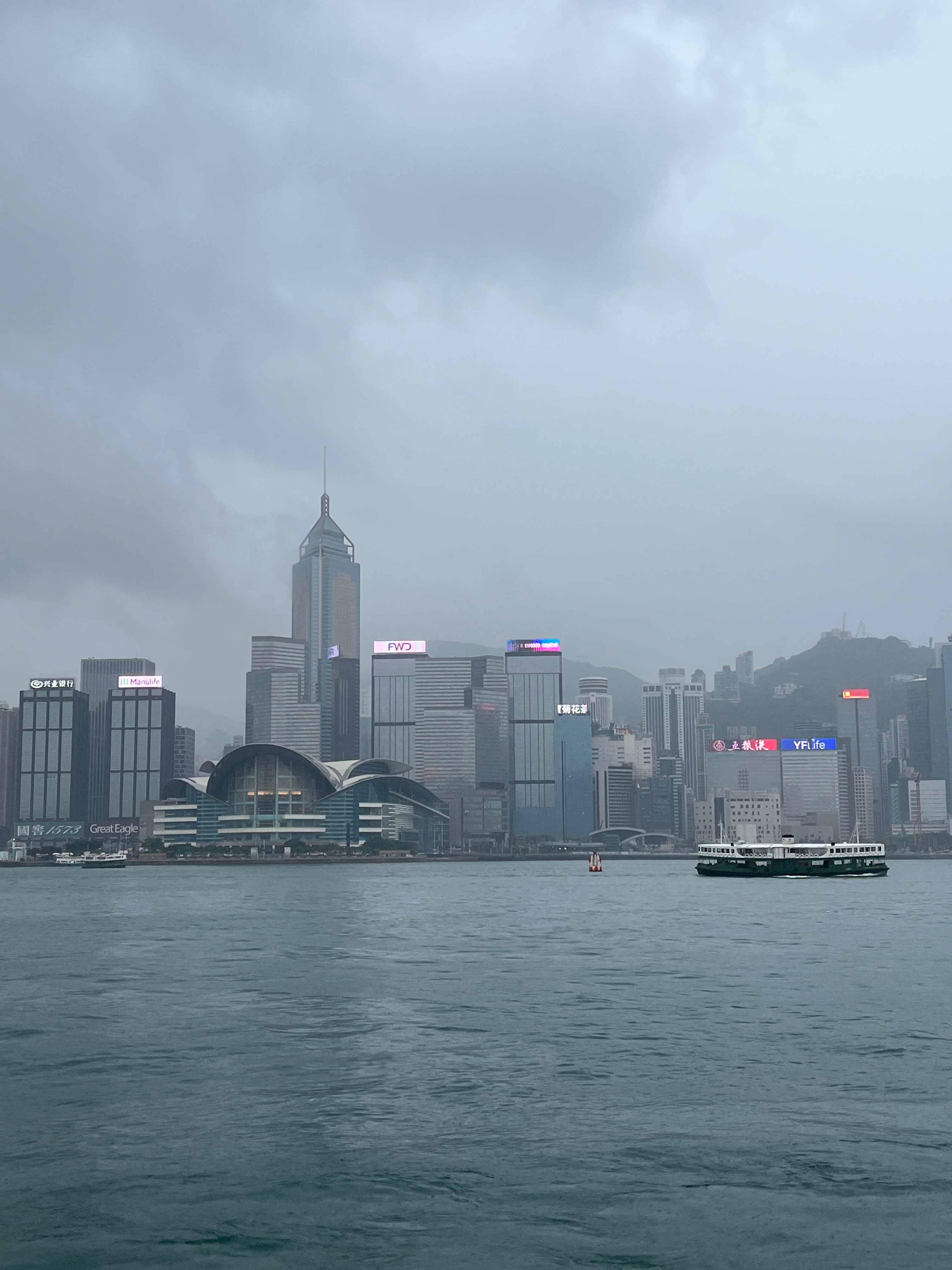 为什么今天香港这么大雨啊！香港
