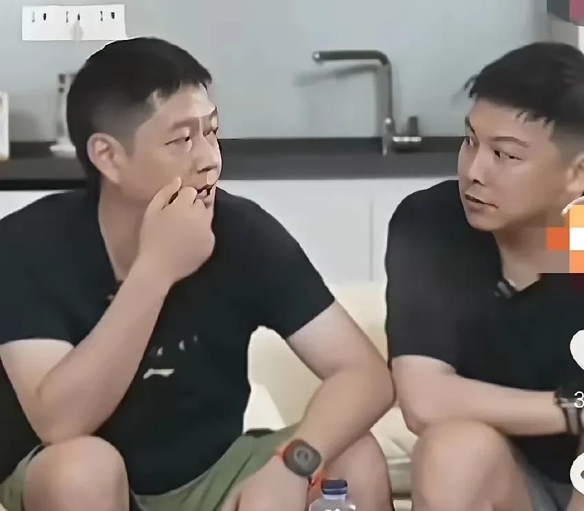 邱贻可和陈玘真的是一对难兄难弟。过去两个人在同一年犯错被处分。后来两人又都做了教
