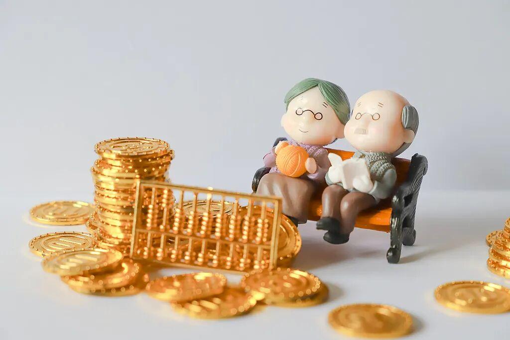 国家统计局最新数据显示，2025年末全国60岁及以上人口达32338万人，占总人