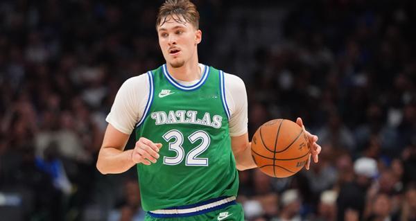 尽管达拉斯独行侠在赛季中段仅取得18胜26负的战绩，但联盟内部对状元秀库珀·弗拉