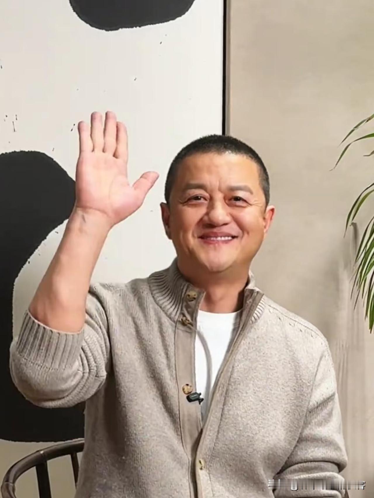 直播卖茶扛把子横空出世！说真的，我最近刷到李亚鹏卖茶，直接看傻了，没想到他能做