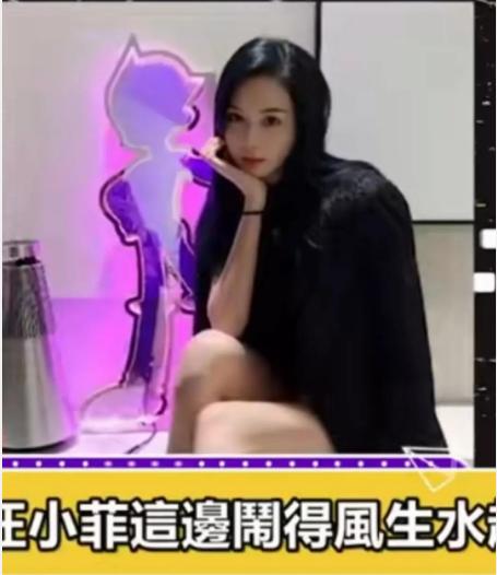 张颖颖当年跟汪小菲分手，两个人都是很痛苦的。当年，张颖颖与汪小菲分开的消