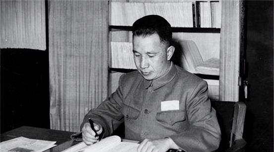 粟裕大将刷新的三项纪录，成为我军史上，最传奇的名将【1948年12月10日，淮