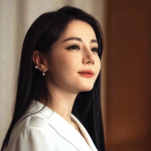 初见你惊鸿一瞥，但是遇见你此后，无人让我心动