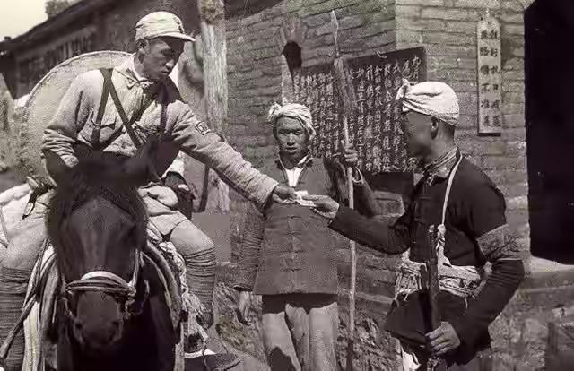 1942年苏北，32岁副师长张爱萍爱上项英23岁遗孀张爱萍爱上李又兰这件事，