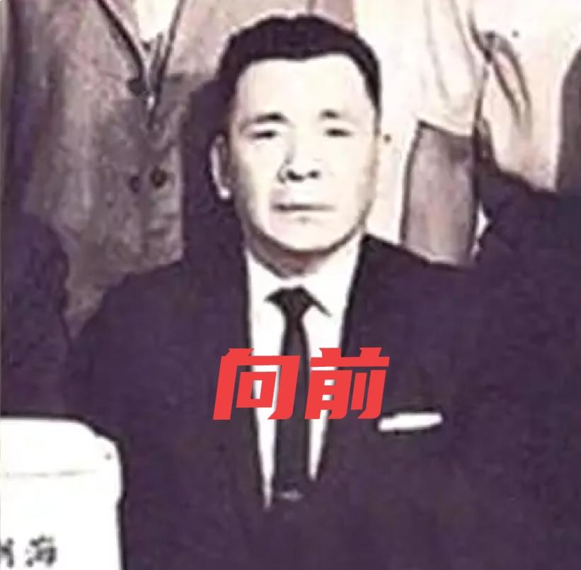 娱乐圈大佬向华强，他在香港影坛的地位，与他父亲身份有不可或缺的关系！他父亲叫