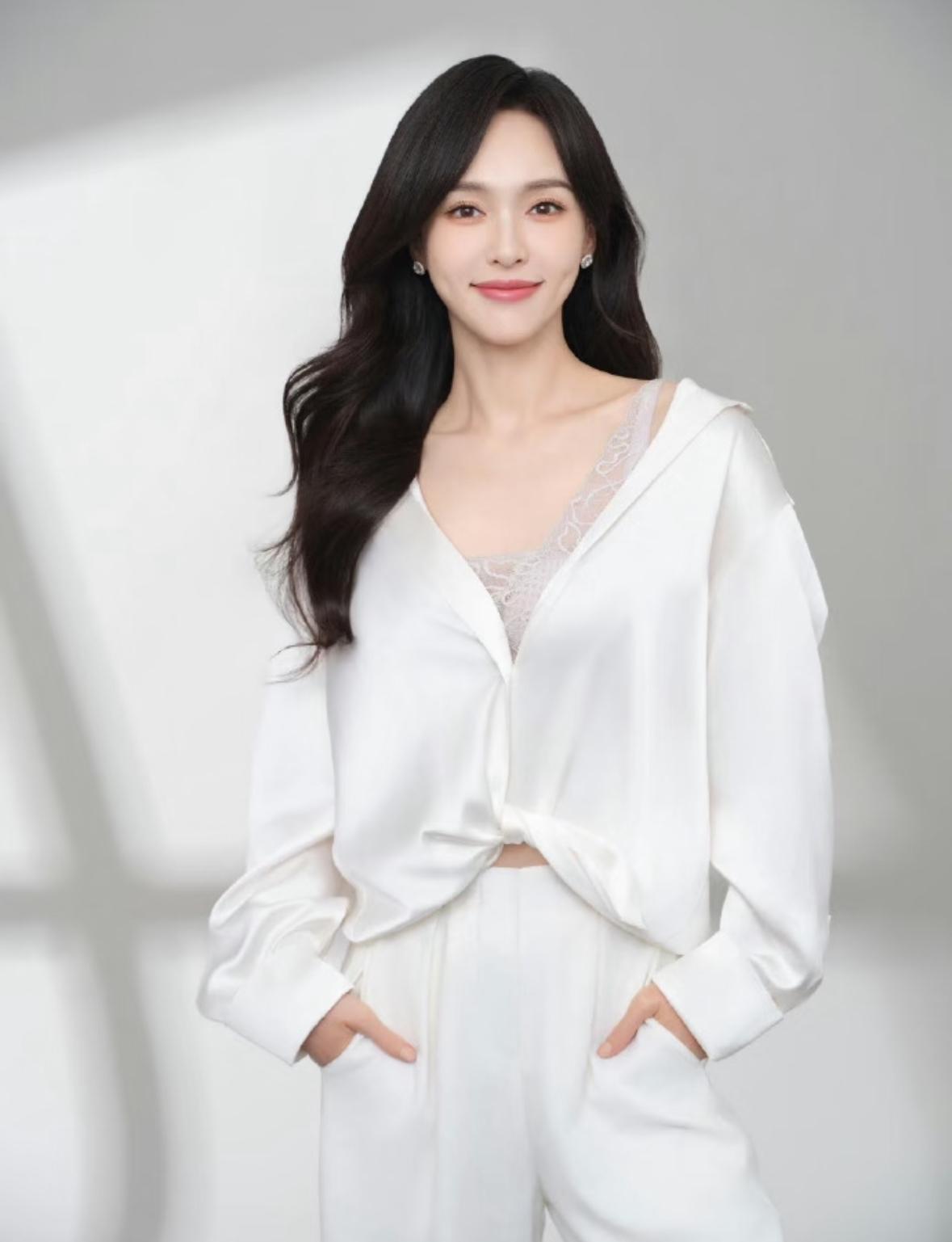 一夜之间，喜欢和不喜欢唐嫣的都沉默了。不是她又出了什么问题，而是她实在是太