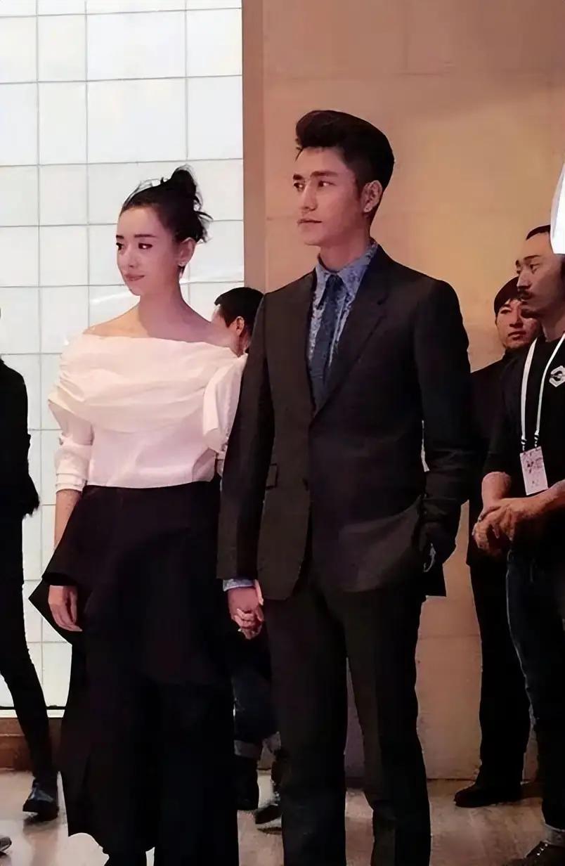 董洁和陈坤两人在崇礼同框牵手，被不少人磕起暧昧。陈坤和董洁在《金粉世家》里是