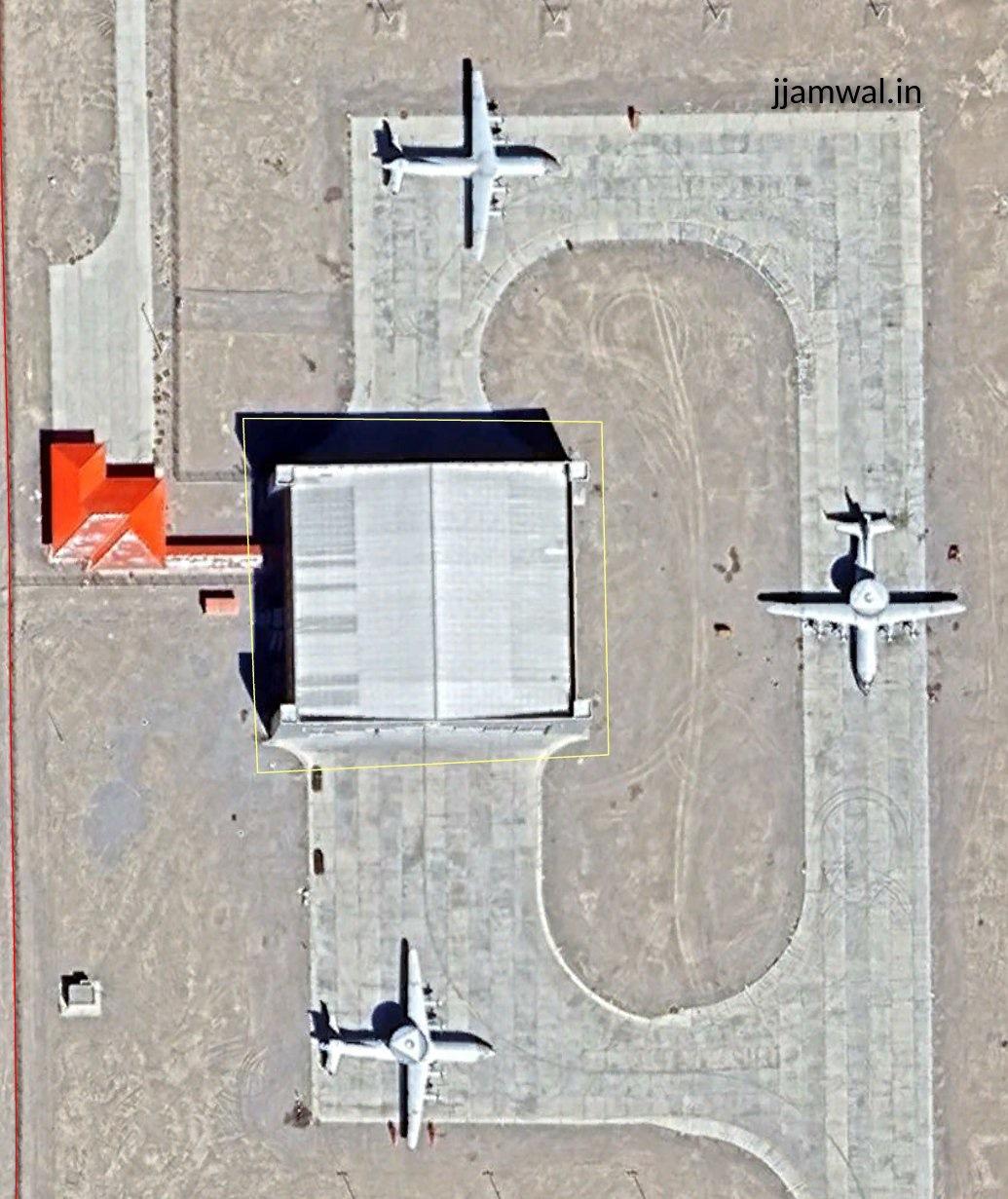 西部靠近印度的某机场，9架预警机、3架战术运输机。仅这一个基地里面的预警机数量接