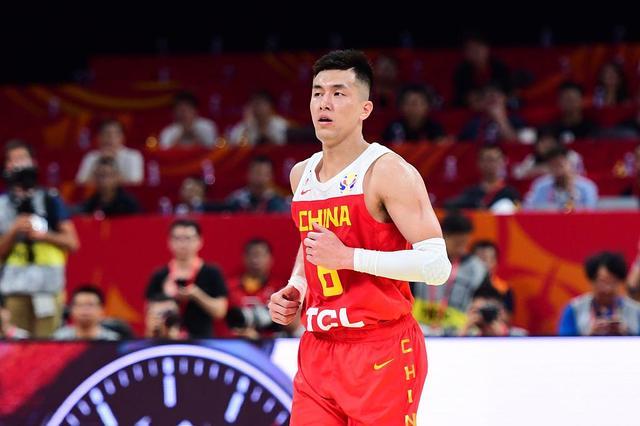 郭艾伦正式回应“血书门”事件：不是我带头的……2011年，中国男篮国青队上演了