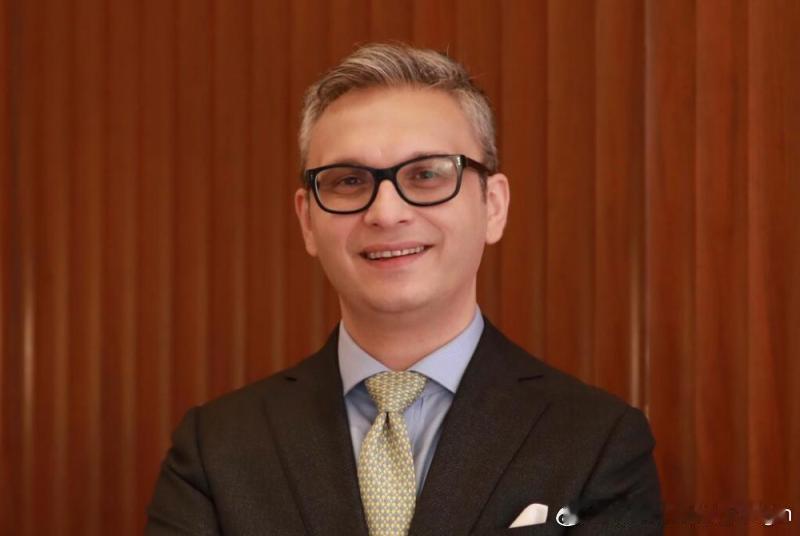蔚来迎来新任资本市场副总裁6月11日蔚来董事长、CEO李斌向公司内部发了一封欢