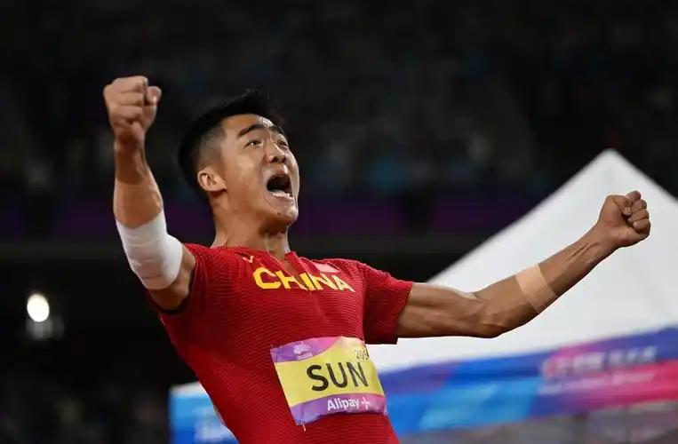 印度人彻底崩溃了！中国亚运夺金速度太快，印度追不上了！印度代表团赛前放话要在本届