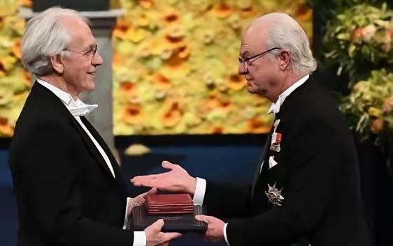 要不是德国媒体把情况点破，可能还有不少人一直被蒙在鼓里。事情源头其实很清晰，