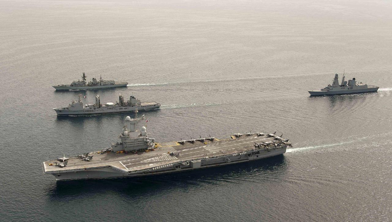 法国要建航空母舰法国拟建造一艘新航空母舰，以替代现役的“戴高乐