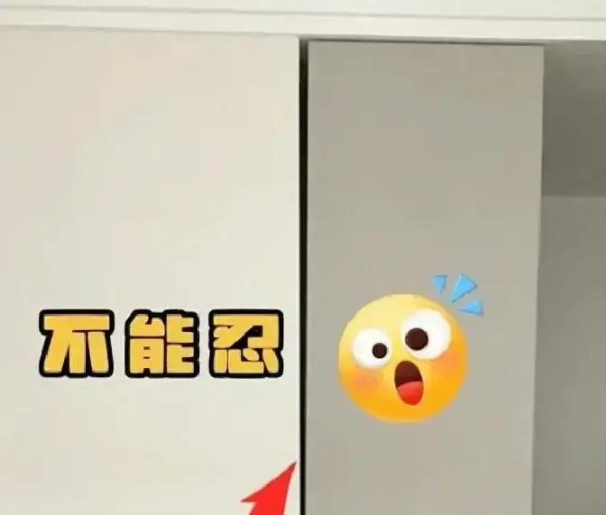 朋友装修翻车现场把我看麻了。他提前俩月泡论坛刷短视频，笔记写了三大本，结果柜子