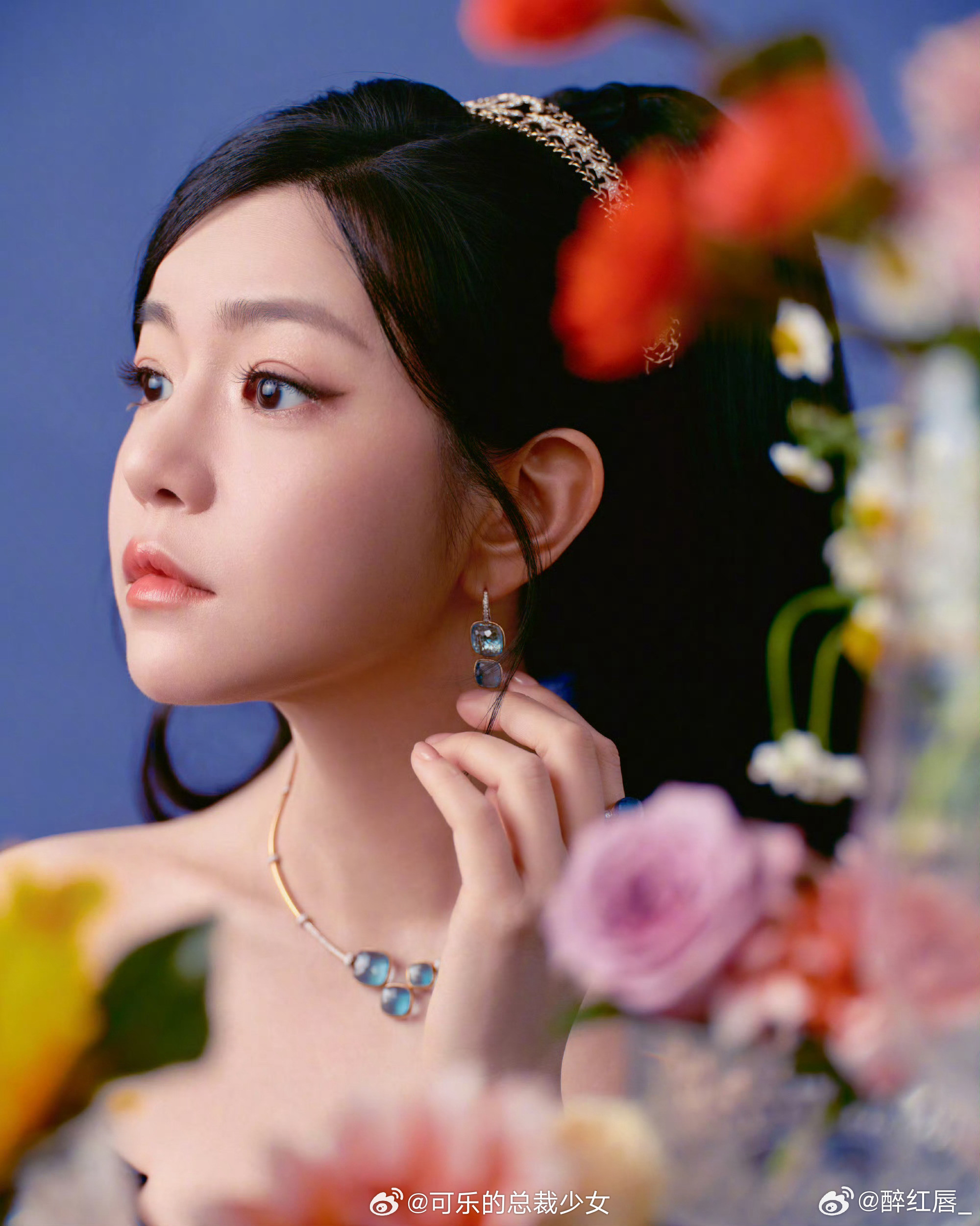 看得出她是公主陈妍希红毯上的一抹惊艳蓝，陈妍希状态好到爆棚，温柔又闪耀👑看得出