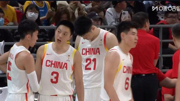 太丢人了吧！中国男篮🇨🇳76-79韩国男篮🇰🇷，看看中国男篮球员得分数据