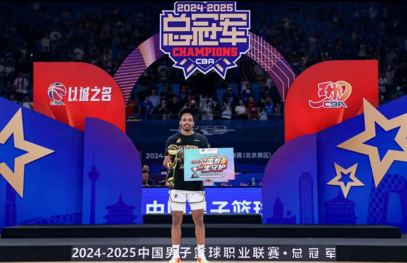 洛夫顿漫天要价，巴里-布朗也准备待价而沽吗——自从上赛季CBA外援政策的调整，C