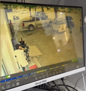 刚出门就给大哥跪了