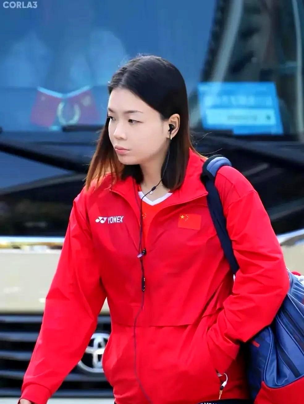 在最新公布的日本羽毛球公开赛参赛名单中，细心的球迷会发现，昔日“女双女王”陈清晨
