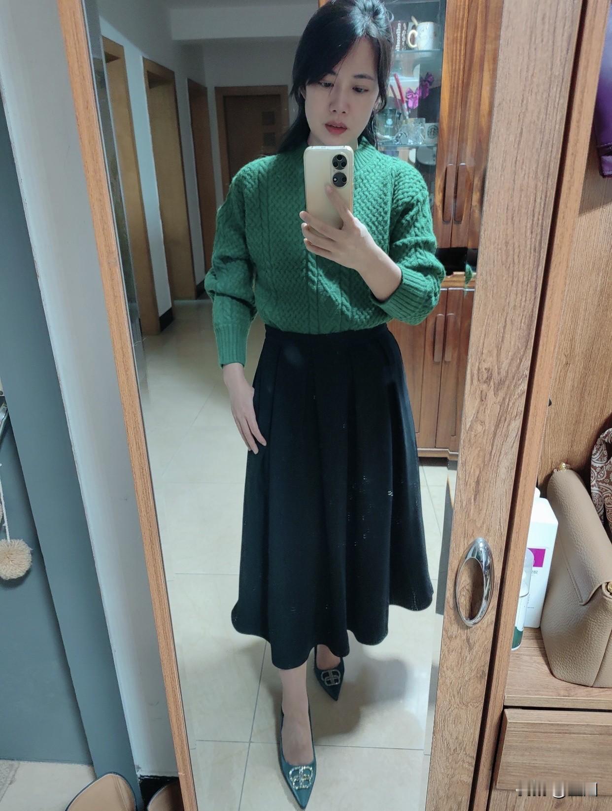 什么样的女人算自然美自然美不是靠浓妆艳抹堆砌出来的。就像有些女生，不施粉黛，皮肤