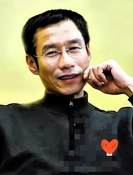 陈佩斯一把拽住那三年都未接到戏的刘佩琦，诚挚地问道：“老弟，来拍电影不？”刘佩琦