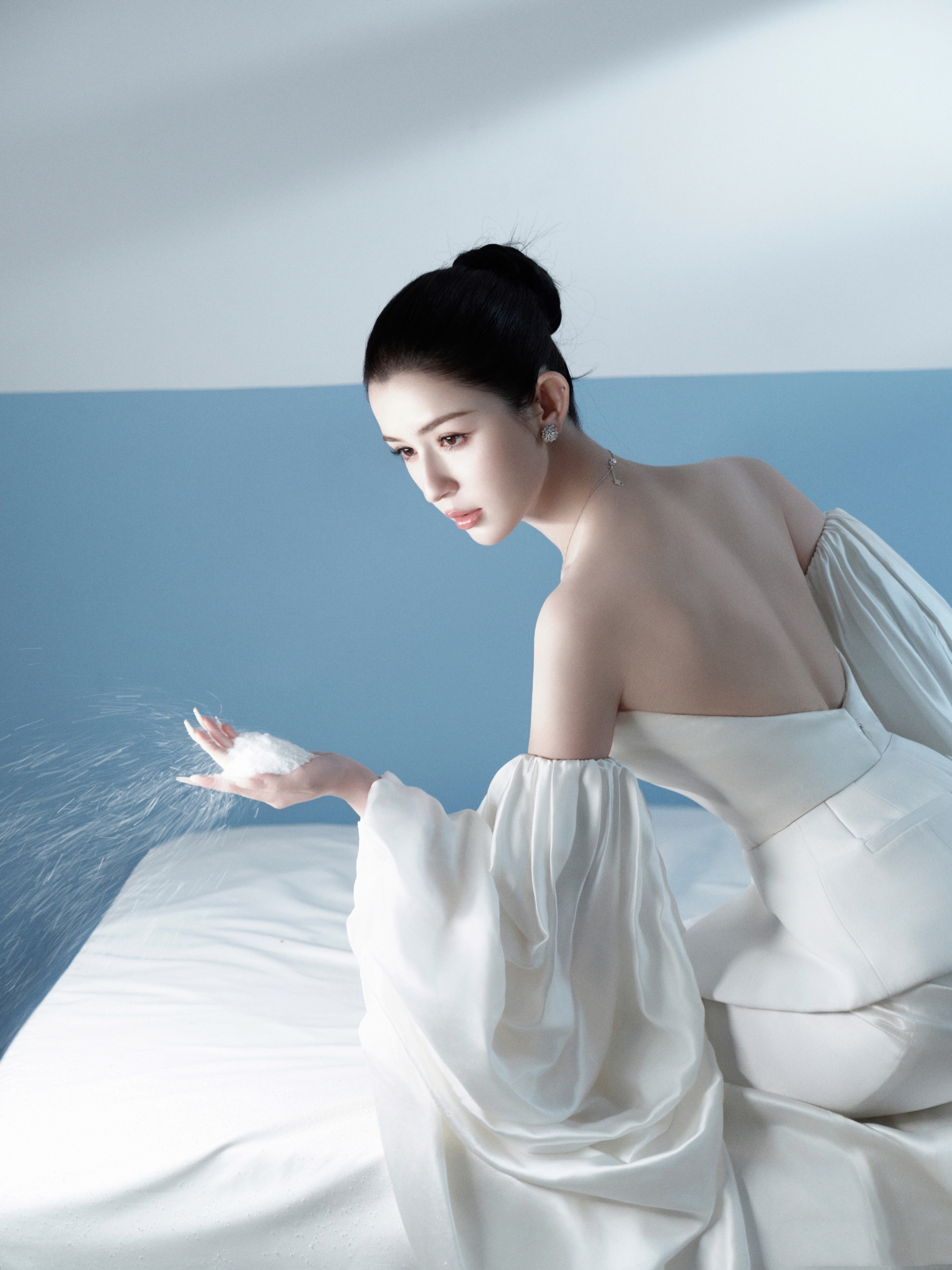 哈妮克孜：冰蓝秘境下的白雪神女。哈妮克孜