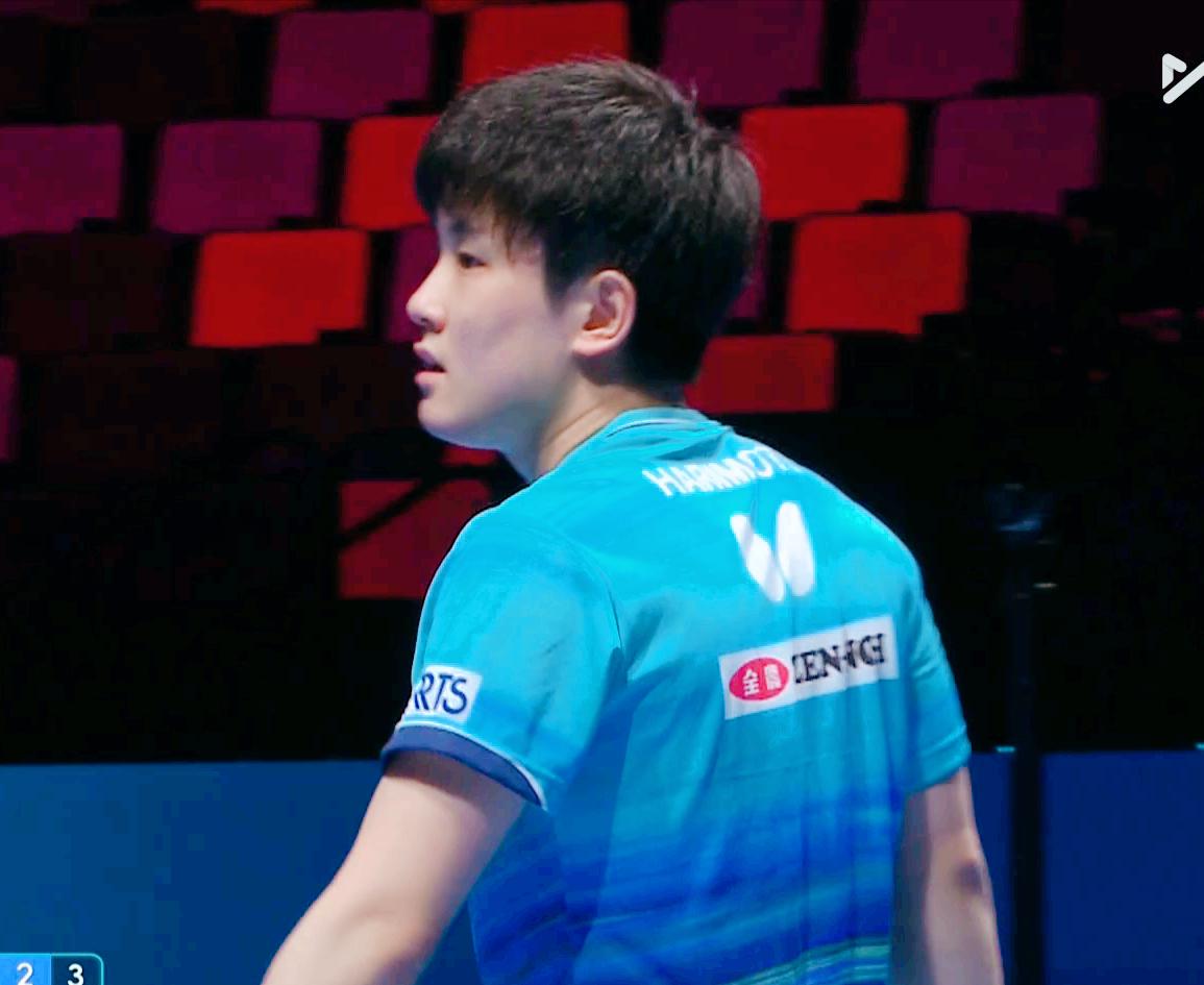 笑死我了！张本智和这下玩砸了！今天对手雷德齐姆斯基回抛42度了，他也不挑战鹰