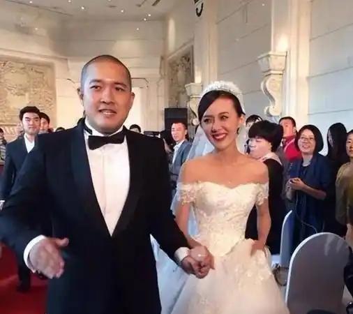 2014年，张墨锡和张博宇走进了婚姻的殿堂，而张博宇正是张丰毅和吕丽萍的儿子，在