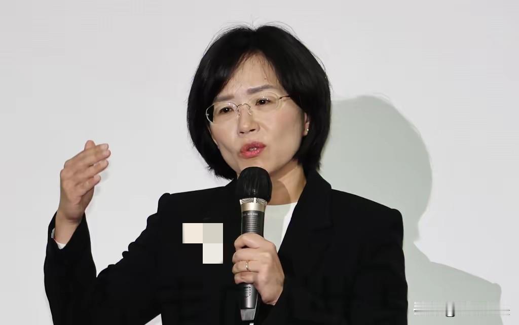 新北最新民调出炉，一个42.6%，一个35.9%，一个仅有1.7%，苏巧慧方面回