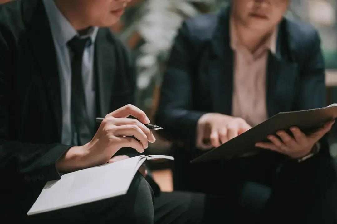 博士后回国入职军工单位，一次主动坦白让他躲过法律追究，背后是境外人员精心设计的学