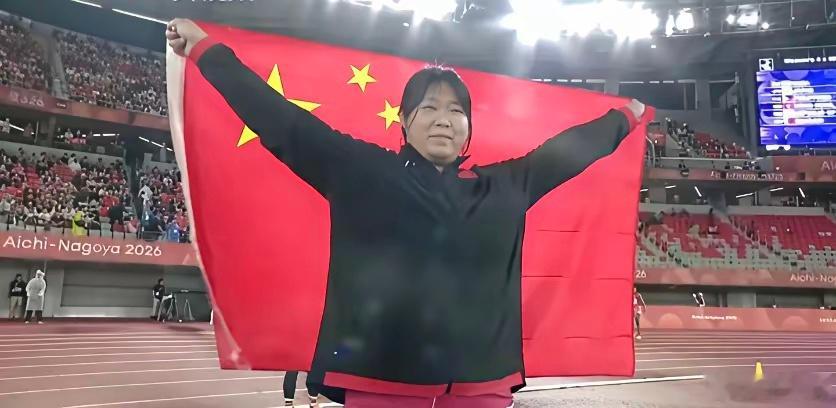 离谱！只投第一轮就“早退”，居然拿下亚运金牌！9月27日亚运会赛场出现了让人直呼不可思议的一幕。女子